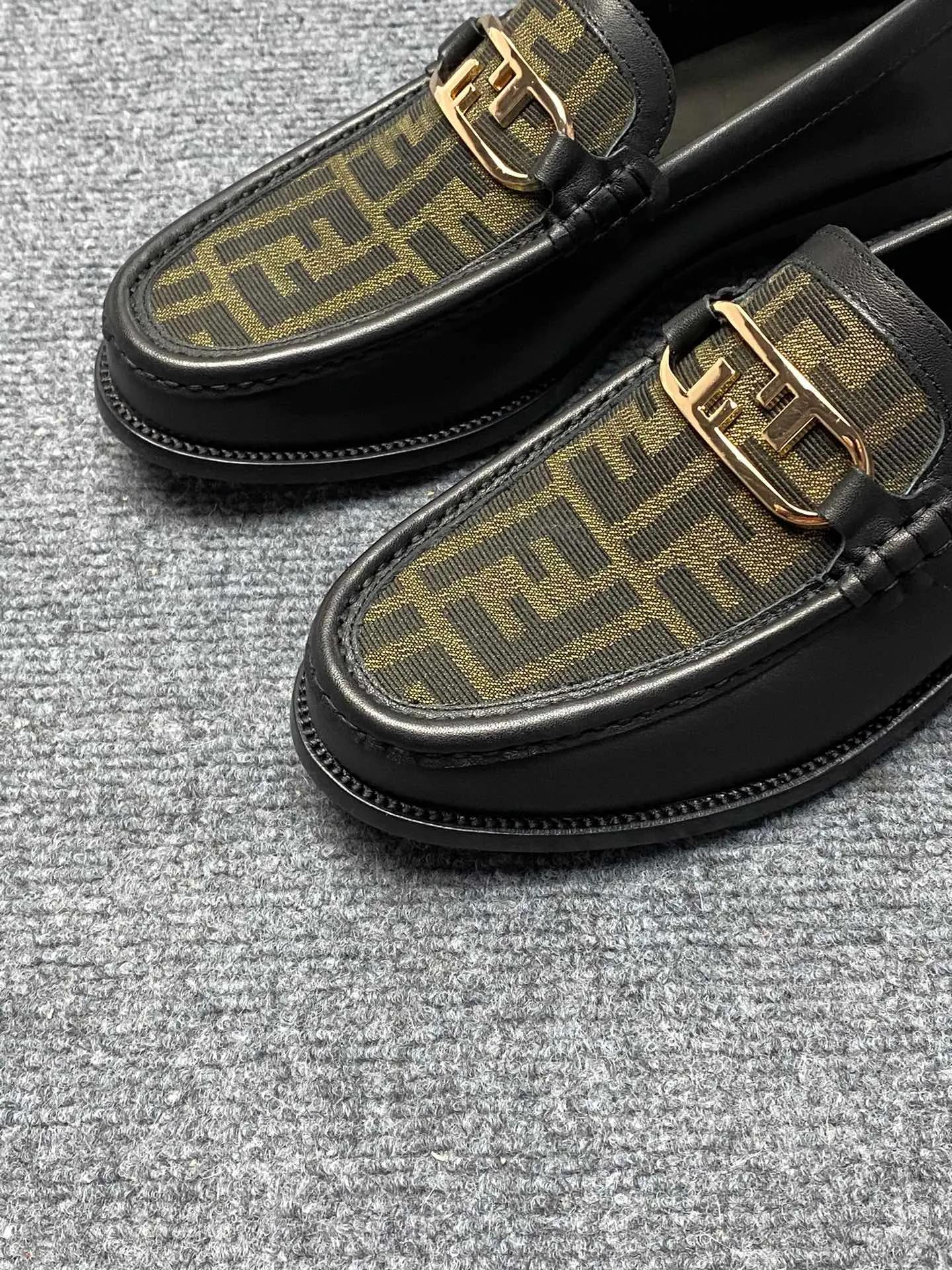 Men's Men's Shoes Men's Men's Shoes 💰900FENDI Fendi Men's Breathable and Comfortable Leather Shoes. Original development. The leather outsole is made of leather. Counters copy one to one. Imported counter cowhide. Imported water dyes cattle. 38 to 44. (45.46. can be ordered. 47.